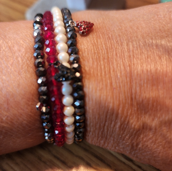 4 piece stretch bracelets white black and red. New in packaging Origami Owl - Picture 2 of 3